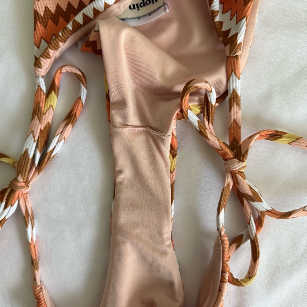 🟡 Dippin' Daisy's Mia Tie Bikini Groovy Stripe - Picture 8 of 8
